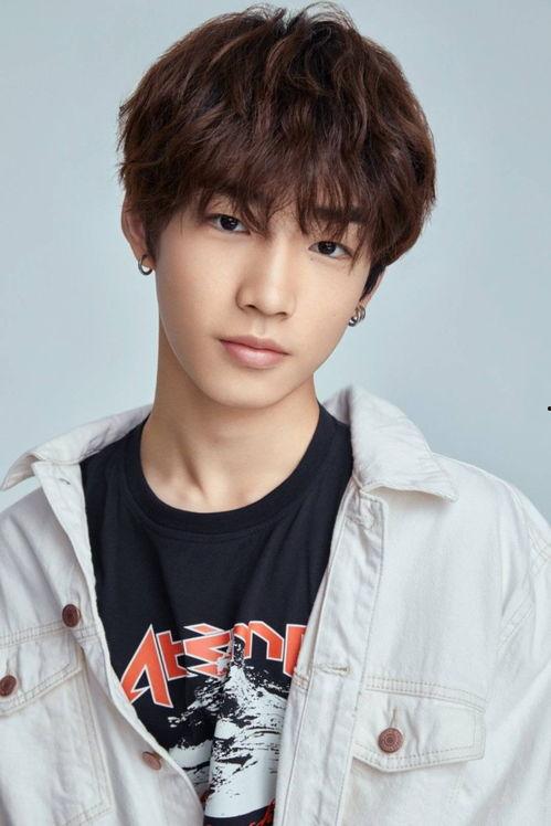 龙拳小子林秋楠图片,拳风凌厉，少年英雄的崛起之路