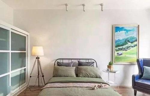 把门当背景,探寻时光与记忆的交汇