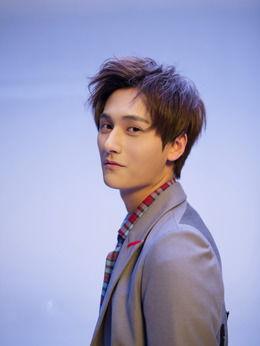 李鲤个人资料,才华横溢的青年才俊，多领域成就斐然